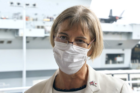 Ankunft der HMS Queen Elizabeth in Yokosuka