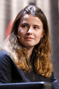 Luisa Neubauer und Bernd Ulrich auf der phil.cologne 2021 in Köln