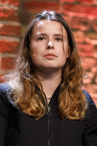 Luisa Neubauer und Bernd Ulrich auf der phil.cologne 2021 in Köln