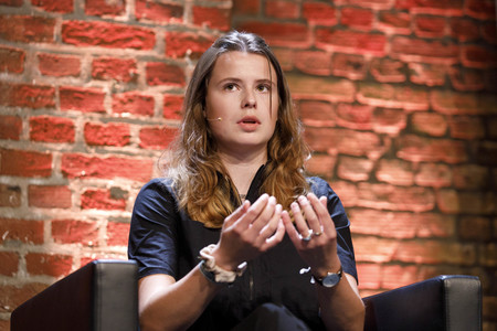 Luisa Neubauer und Bernd Ulrich auf der phil.cologne 2021 in Köln
