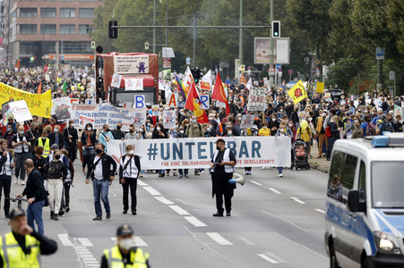 Unteilbar-Großdemonstration 'Für eine solidarische und gerechte Gesellschaft' in Berlin