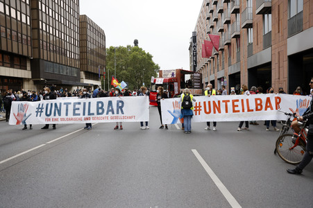 Unteilbar-Großdemonstration 'Für eine solidarische und gerechte Gesellschaft' in Berlin