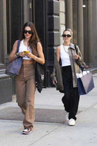 Amelia und Delilah Hamlin unterwegs in New York