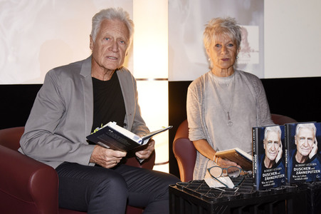Matinee-Lesung 'Duschen und Zähneputzen - Was im Leben wirklich zählt' in München