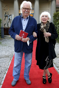 Theaterpremiere 'Dinge, die ich sicher weiß' in Berlin