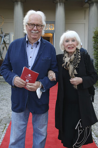 Theaterpremiere 'Dinge, die ich sicher weiß' in Berlin