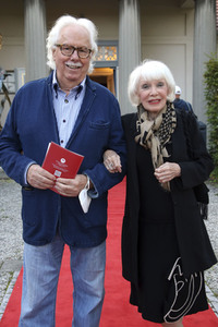 Theaterpremiere 'Dinge, die ich sicher weiß' in Berlin