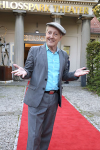 Theaterpremiere 'Dinge, die ich sicher weiß' in Berlin