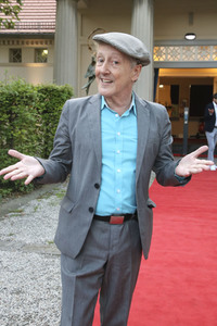 Theaterpremiere 'Dinge, die ich sicher weiß' in Berlin