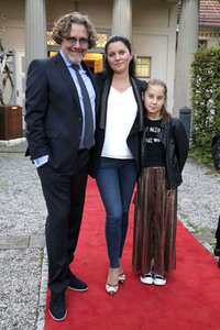 Theaterpremiere 'Dinge, die ich sicher weiß' in Berlin