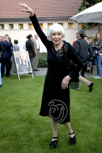 Theaterpremiere 'Dinge, die ich sicher weiß' in Berlin