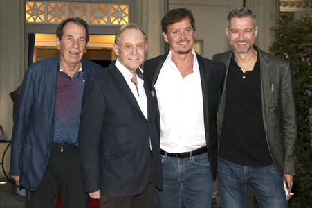 Theaterpremiere 'Dinge, die ich sicher weiß' in Berlin