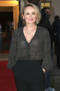 Theaterpremiere 'Dinge, die ich sicher weiß' in Berlin