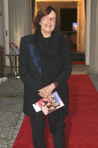 Theaterpremiere 'Dinge, die ich sicher weiß' in Berlin