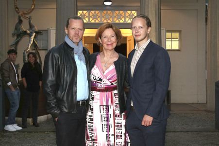 Theaterpremiere 'Dinge, die ich sicher weiß' in Berlin