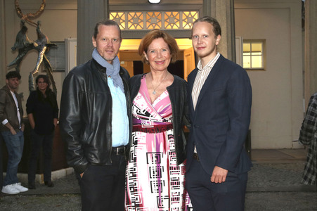 Theaterpremiere 'Dinge, die ich sicher weiß' in Berlin