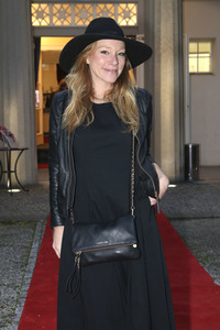 Theaterpremiere 'Dinge, die ich sicher weiß' in Berlin