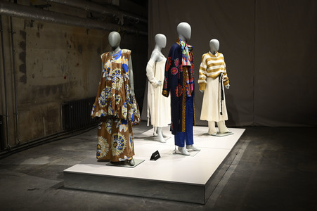 Gruppenausstellung Der Berliner Salon auf der MBFW Berlin Spring/Summer 2022