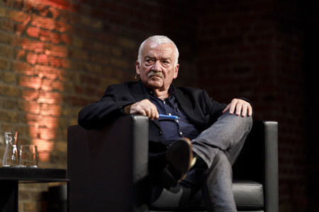 Sam Ginn und Hans Ulrich Gumbrecht auf der phil.cologne 2021 in Köln