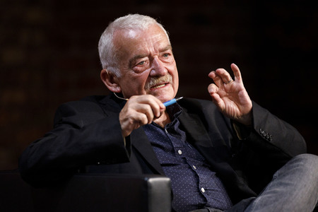 Sam Ginn und Hans Ulrich Gumbrecht auf der phil.cologne 2021 in Köln