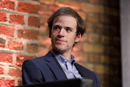 Sam Ginn und Hans Ulrich Gumbrecht auf der phil.cologne 2021 in Köln