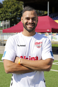 Benefiz-Fußballspiel 'Kicken mit Herz' 2021 in Hamburg