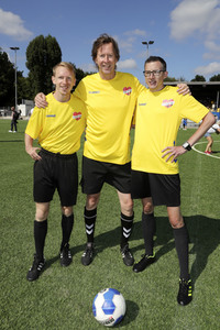 Benefiz-Fußballspiel 'Kicken mit Herz' 2021 in Hamburg