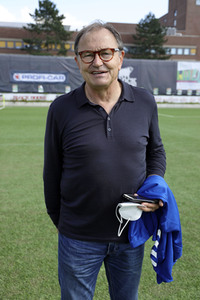 Benefiz-Fußballspiel 'Kicken mit Herz' 2021 in Hamburg
