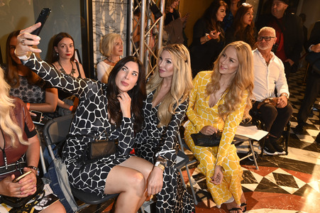 Natascha Gruen Fashion Show auf der Berlin Fashion Week Spring/Summer 2022