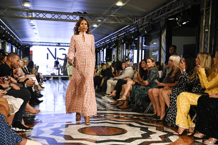 Natascha Gruen Fashion Show auf der Berlin Fashion Week Spring/Summer 2022