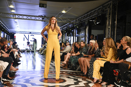 Natascha Gruen Fashion Show auf der Berlin Fashion Week Spring/Summer 2022