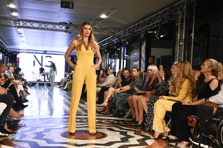 Natascha Gruen Fashion Show auf der Berlin Fashion Week Spring/Summer 2022