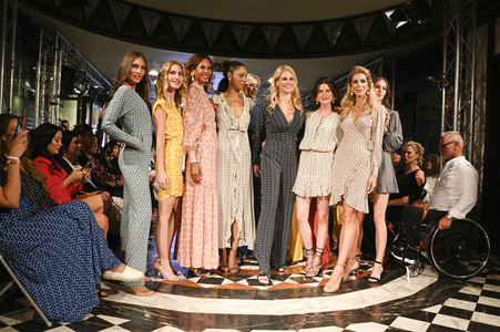 Natascha Gruen Fashion Show auf der Berlin Fashion Week Spring/Summer 2022