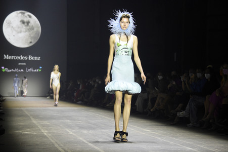 Florentina Leitner Fashion Show auf der Berlin Fashion Week Spring/Summer 2022