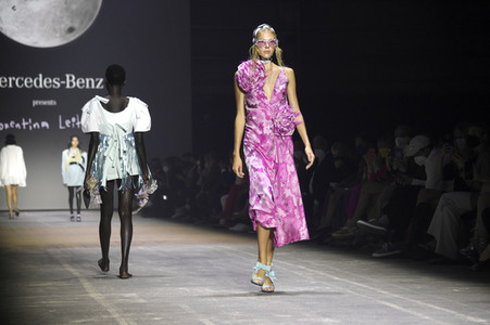 Florentina Leitner Fashion Show auf der Berlin Fashion Week Spring/Summer 2022