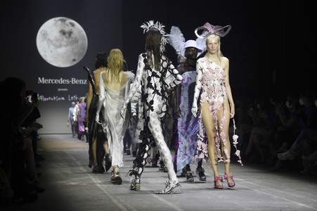 Florentina Leitner Fashion Show auf der Berlin Fashion Week Spring/Summer 2022