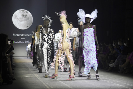 Florentina Leitner Fashion Show auf der Berlin Fashion Week Spring/Summer 2022