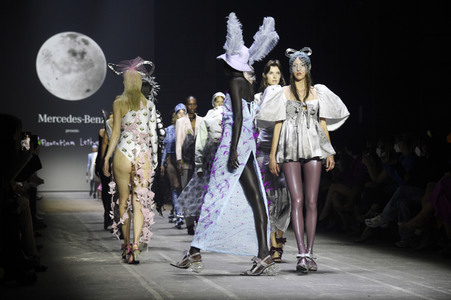 Florentina Leitner Fashion Show auf der Berlin Fashion Week Spring/Summer 2022