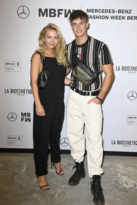 Rebekka Ruetz Fashion Show auf der Berlin Fashion Week Spring/Summer 2022