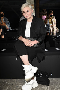 Rebekka Ruetz Fashion Show auf der Berlin Fashion Week Spring/Summer 2022