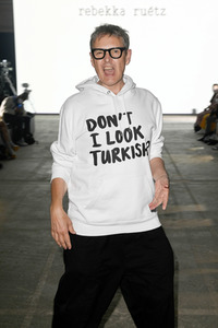 Rebekka Ruetz Fashion Show auf der Berlin Fashion Week Spring/Summer 2022