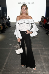 Rebekka Ruetz Fashion Show auf der Berlin Fashion Week Spring/Summer 2022