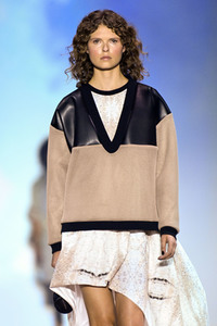 Rebekka Ruetz Fashion Show auf der Berlin Fashion Week Spring/Summer 2022