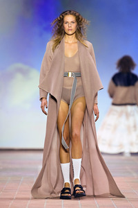 Rebekka Ruetz Fashion Show auf der Berlin Fashion Week Spring/Summer 2022