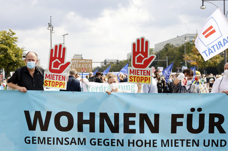 Demo für Mietenstopp und Mietendeckel in Berlin