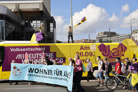 Demo für Mietenstopp und Mietendeckel in Berlin