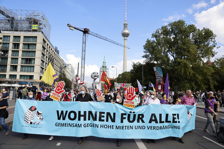 Demo für Mietenstopp und Mietendeckel in Berlin