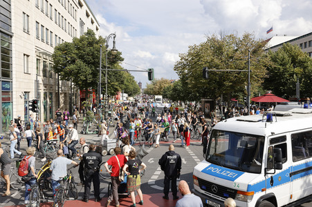 Demo für Mietenstopp und Mietendeckel in Berlin