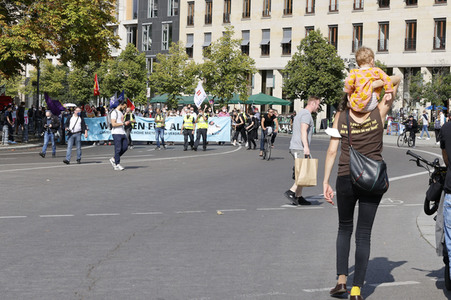 Demo für Mietenstopp und Mietendeckel in Berlin