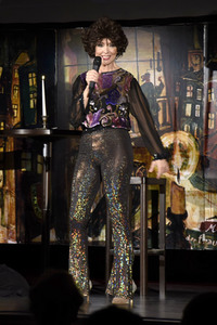 Show von Cornelia Corba in Haar